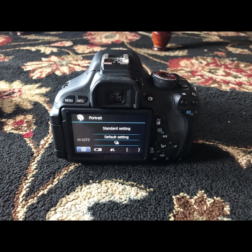 Canon - Picture 3 of 5